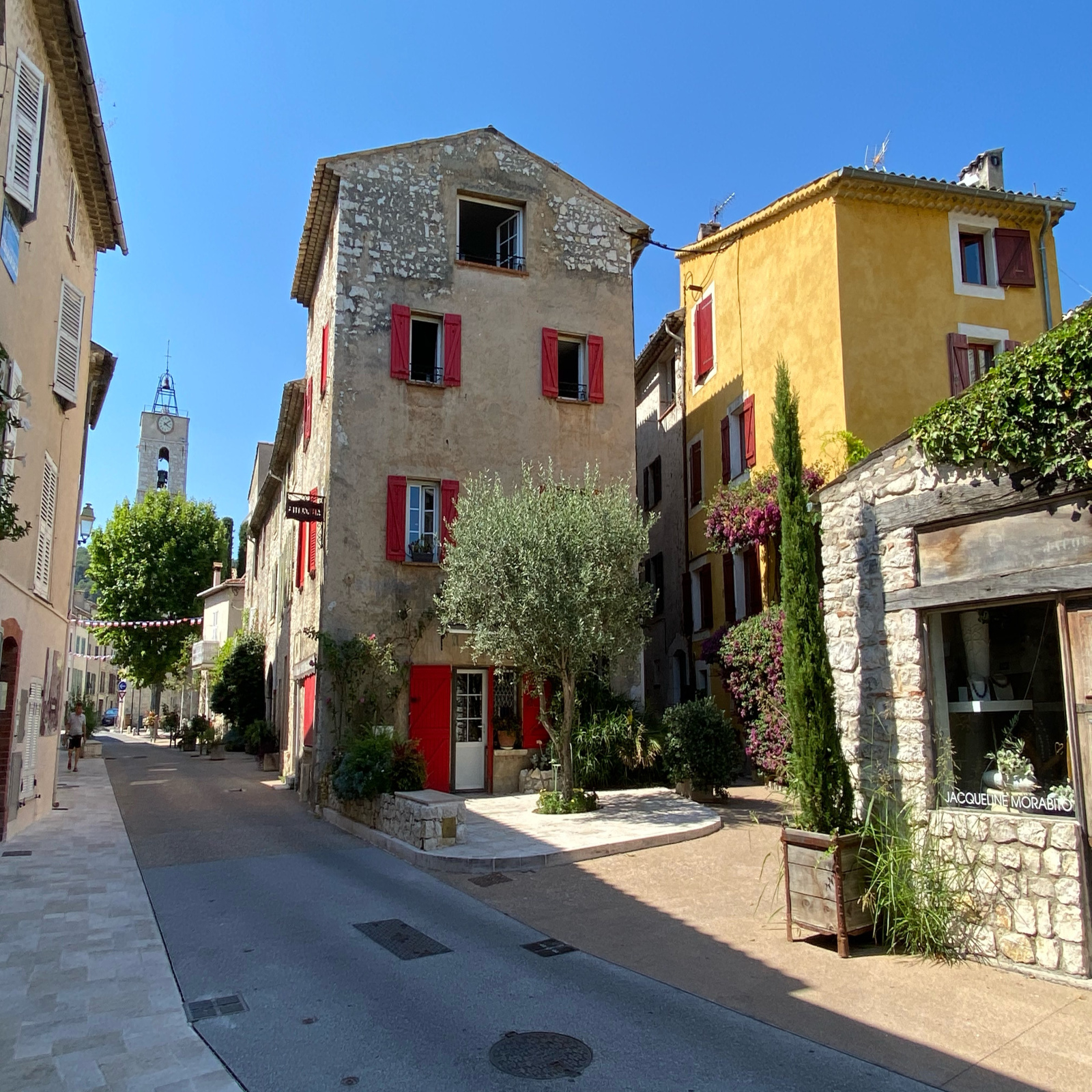 vente Superbe 3 pièces de 81m² avec terrasse dans le village La Colle