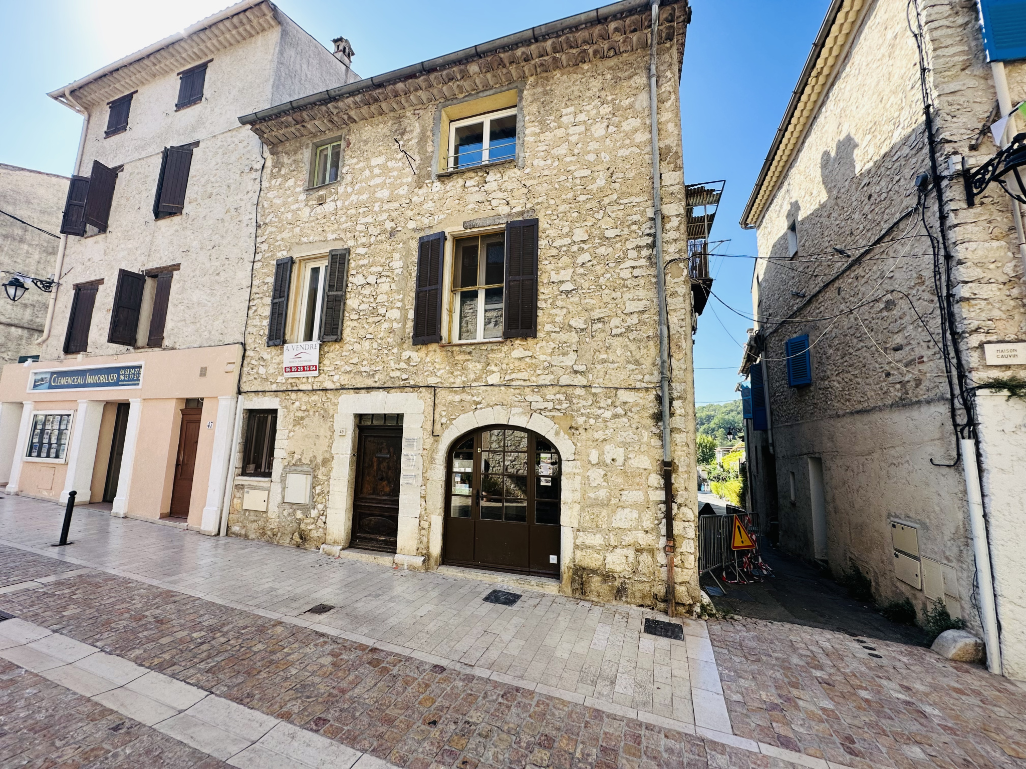Maison de Village en pierre avec fort potentiel