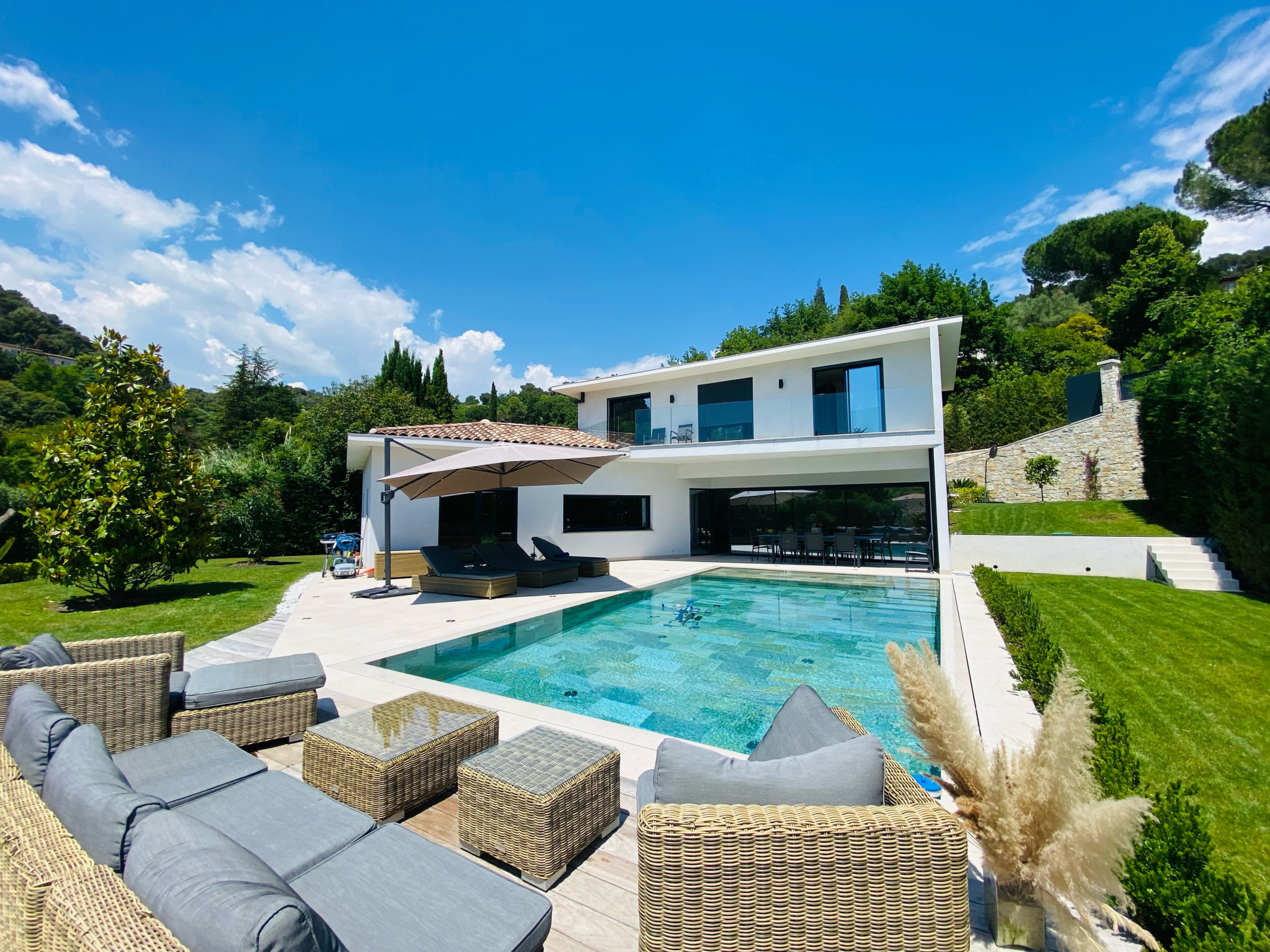 Villa moderne 5 pièces de 230m2 à Saint Paul de Vence
